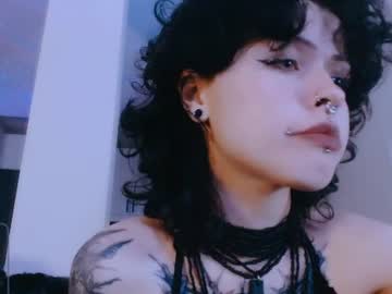 erii_xoxo full-size cam model profile image