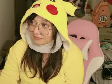 iam_zoechan full-size cam model profile image